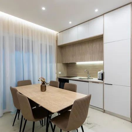 Ts Modern 2Br At New Bazaar - Central Tirana ティラナ