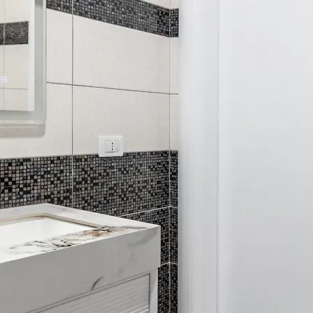 Ts Modern 2Br At New Bazaar - Central Tirana アパート